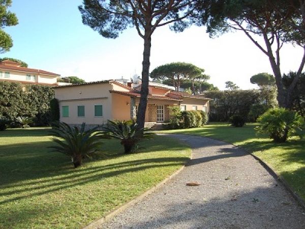 Riferimento V111 - Villa for Rental a Cinquale