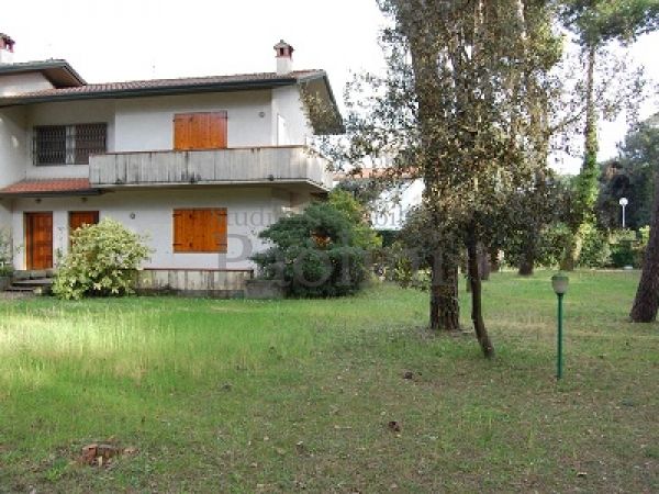 Riferimento V144 - Semi-detached House for Rental a Vittoria Apuana