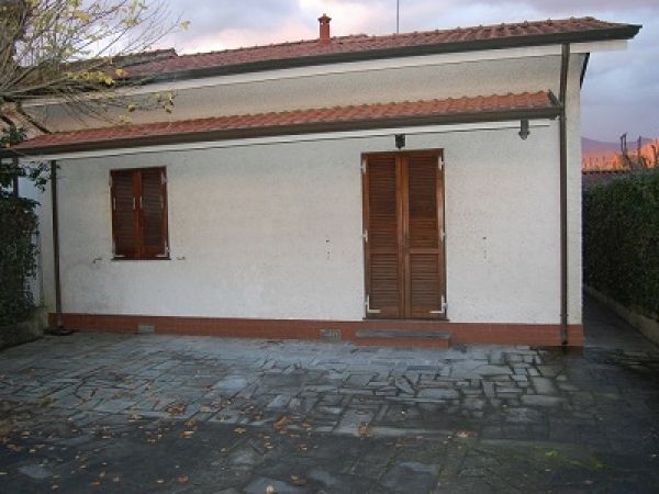 Riferimento V147 - Semi-detached House for Affitto in Vittoria Apuana