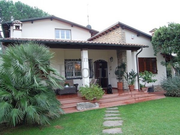 Riferimento V151 - Villa for Affitto in Cinquale