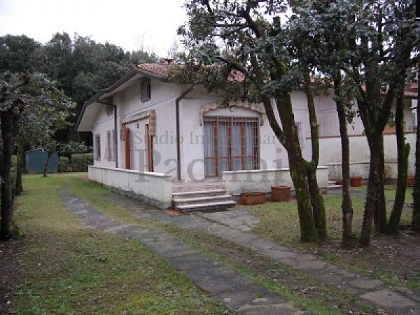 Riferimento V154 - Semi-detached House for Affitto in Vittoria Apuana