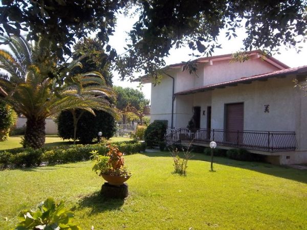 Riferimento V162 - Villa for Rental a Cinquale