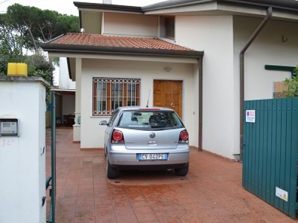Riferimento V163 - Semi-detached House for Affitto in Forte Dei Marmi Centro