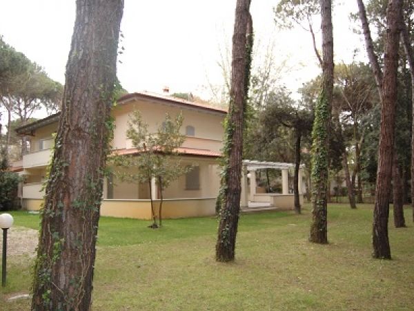 Riferimento V173 - Semi-detached House for Affitto in Vittoria Apuana