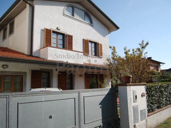 Riferimento V385 - Semi-detached House for Affitto in Cinquale