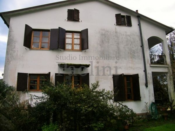 Riferimento V434 - Villa Bifamiliare in Vendita a Poveromo