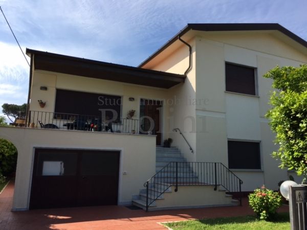 Riferimento V459 - Semi-detached House for Affitto in Cinquale