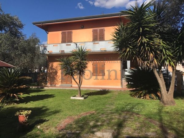 Riferimento V513 - Villa for Sale a Quercioli