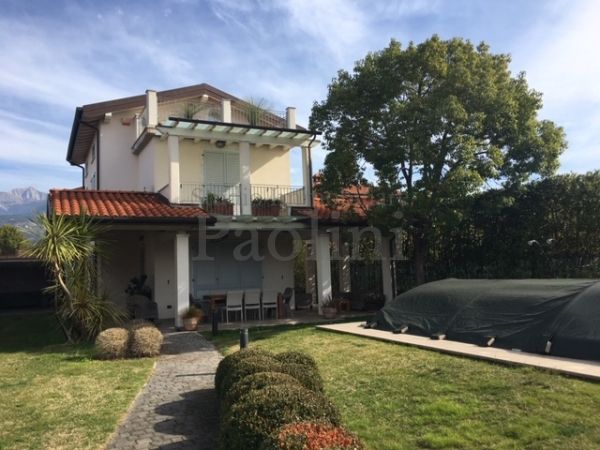 Riferimento V638 - Villa Bifamiliare in Affitto a Cinquale