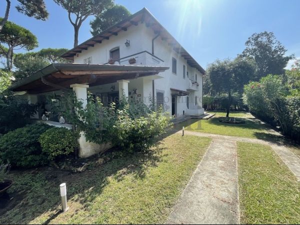 Riferimento V710 - Semi-detached House for Sale a Vittoria Apuana